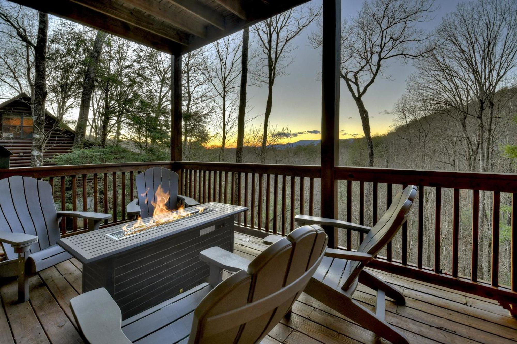 Talking Leaves Hot Tub Firepit And Comfy King Beds Villa Ellijay Ngoại thất bức ảnh